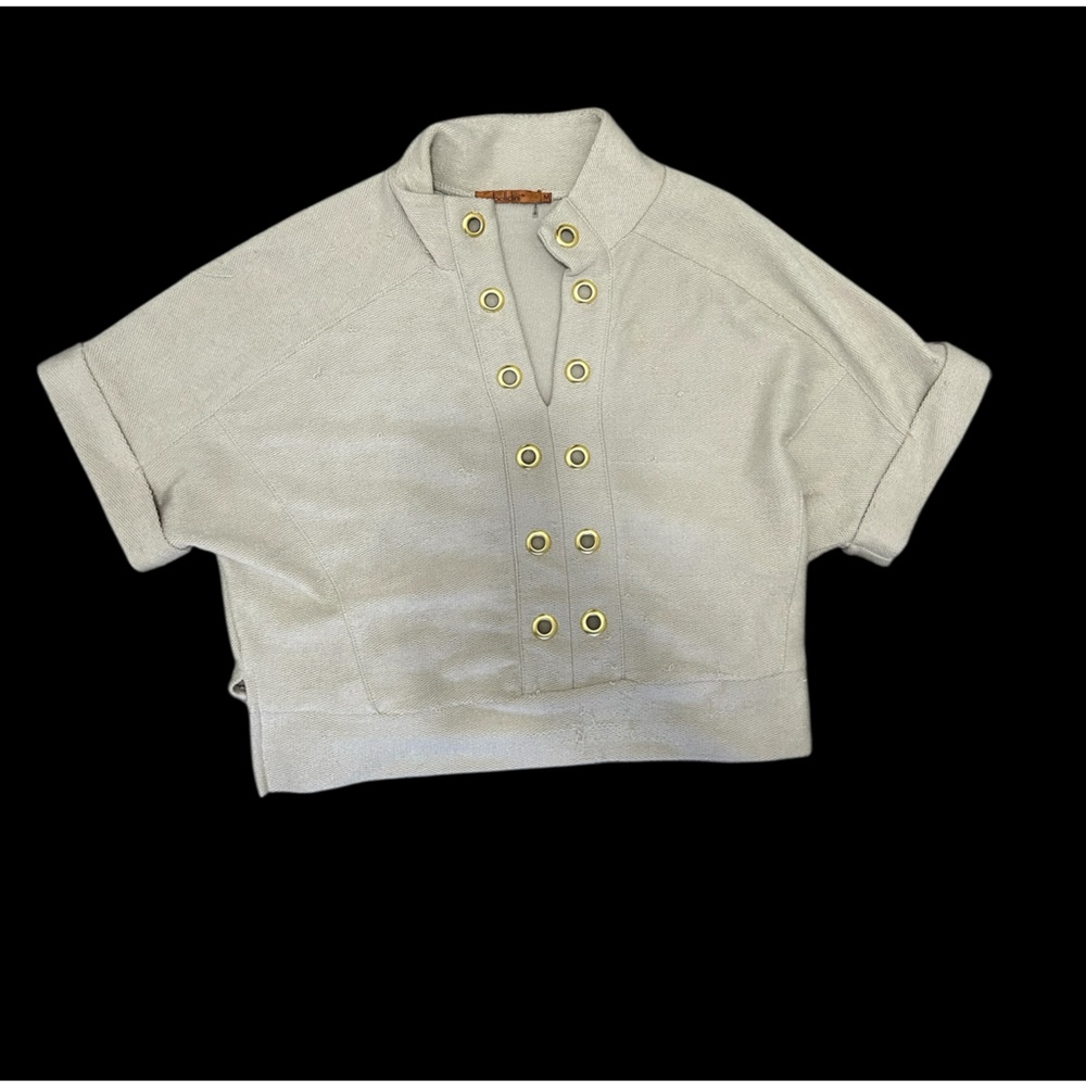 ✨ Cream and tan
Bellini top with gold accents✨